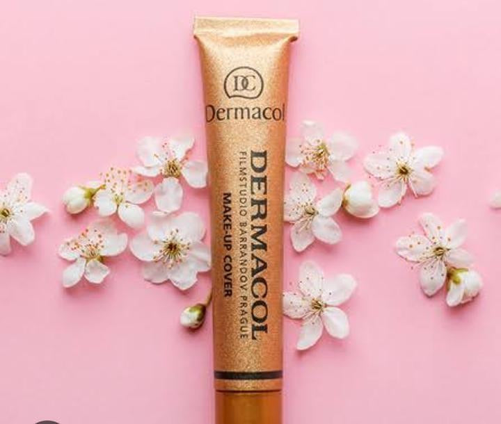 Lightweight foundation shade swatch for daily use
